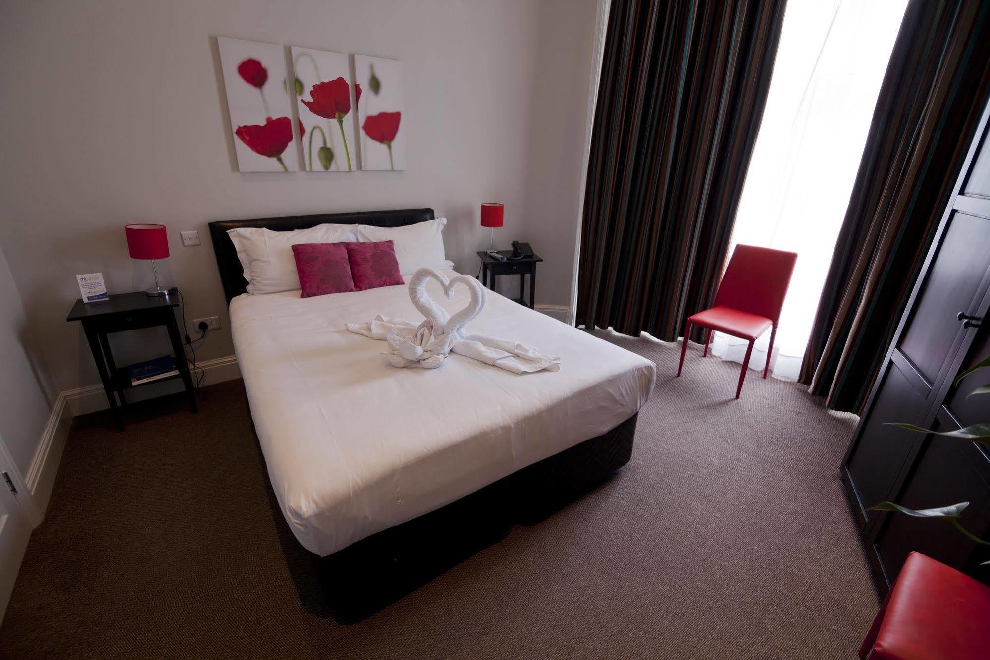 NOX Paddington Hotel London Bagian luar foto